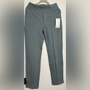 BNWT Athleta Eastbound 8T pant.
